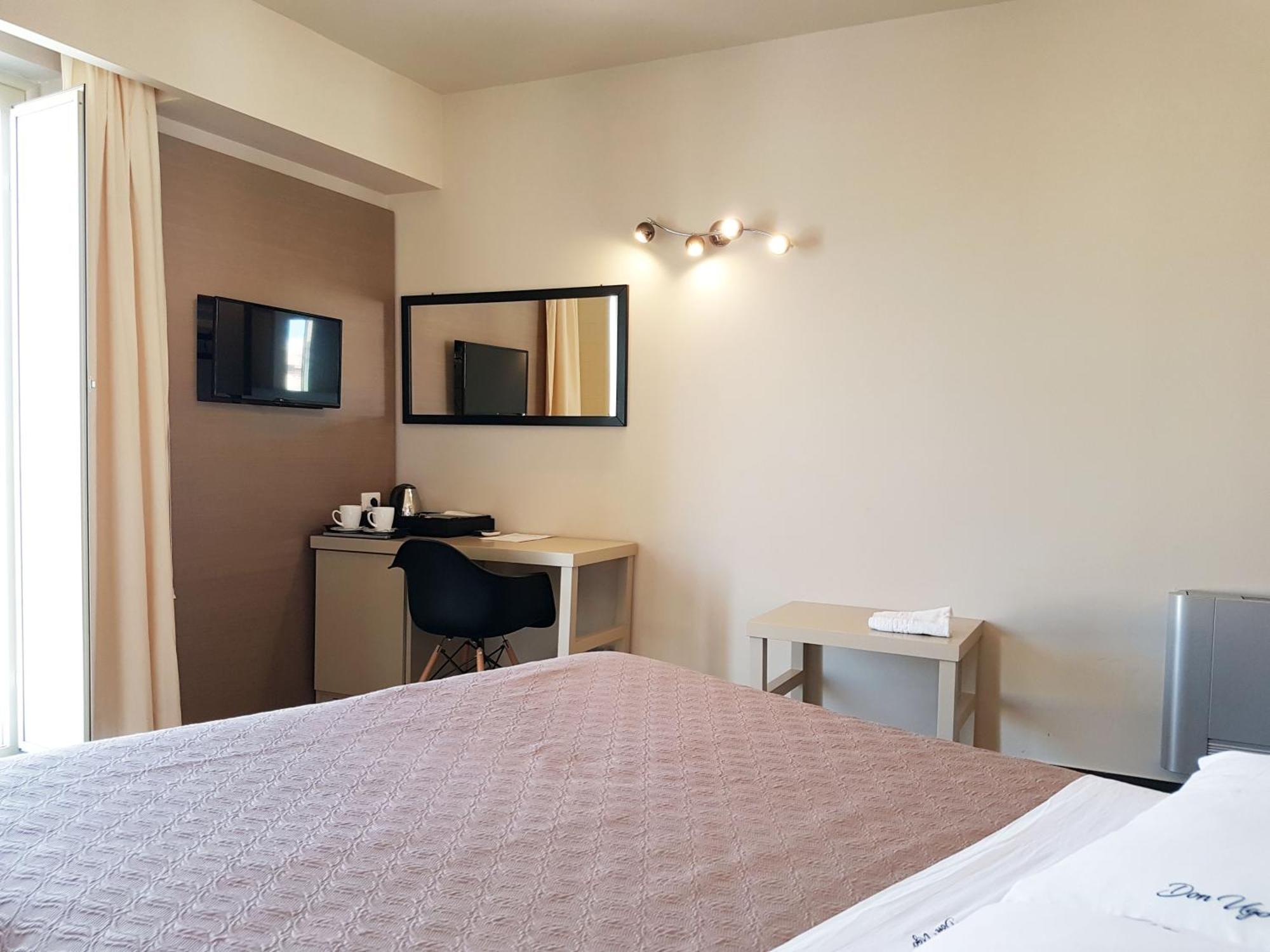 Don Ugo Luxury Rooms Tropea Szoba fotó